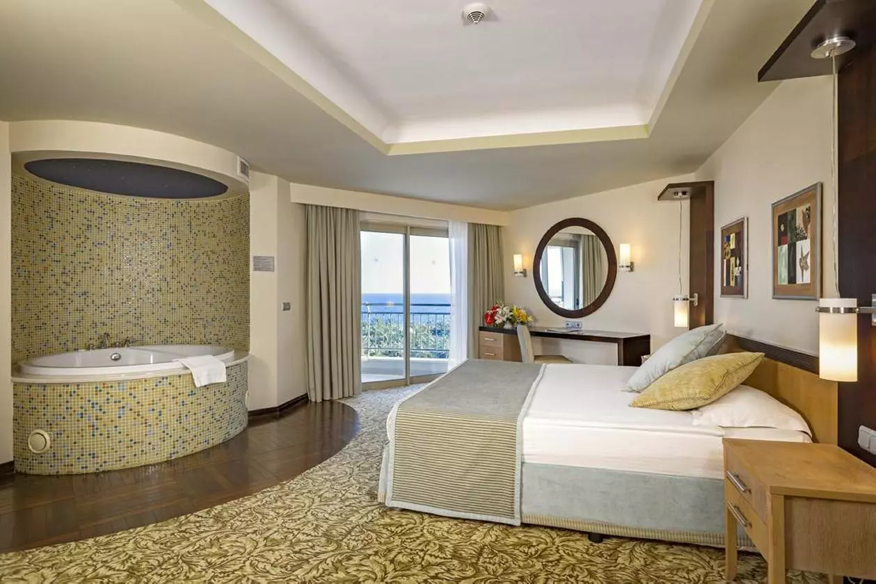 ROYALWING_SHABAVIZ (26).jpg